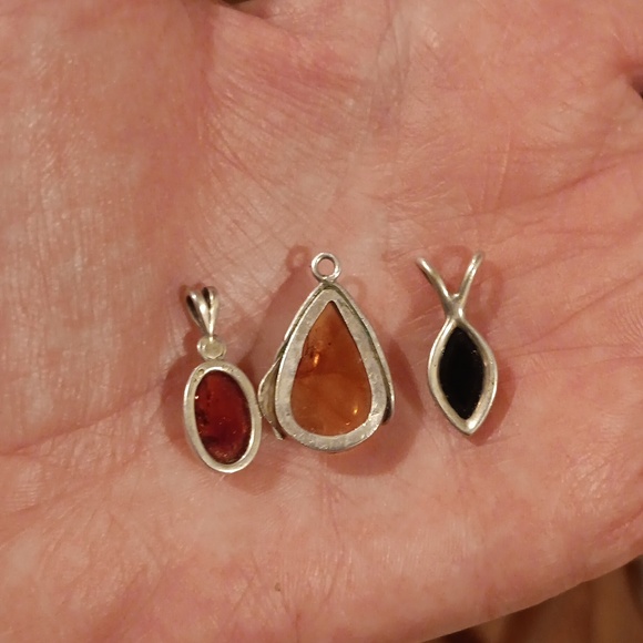 VINTAGE STERLING AMBER PENDANTS - Picture 4 of 5